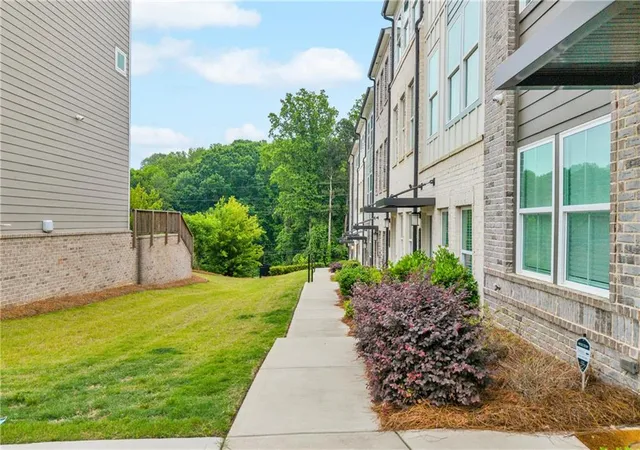 Homes for sale in Atlanta, GA | 2651 Stream Ter Nw, Atlanta, GA 30318 | MLS# 7774872