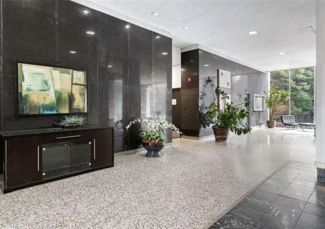 Listing Photo 5 - Condo for sale in building located at 215 Piedmont Ave Ne, Atlanta, GA 30308 - Unit #702