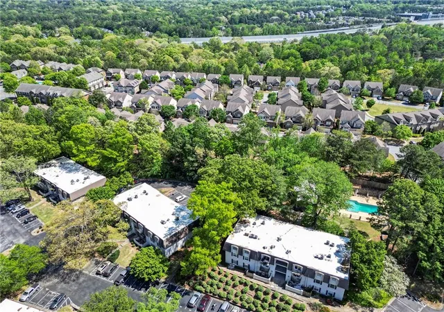 2nd image of 725 Dalrymple Rd, Sandy Springs, GA 30328