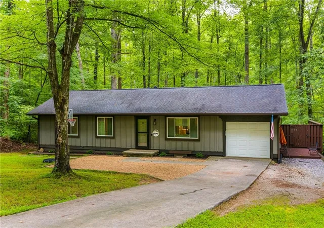 Photo 3 of Sale Pending at 482 Shady Ln Cir, Canton, GA 30115 | MLS# 7810763 | Listing updated on 2026-09-09