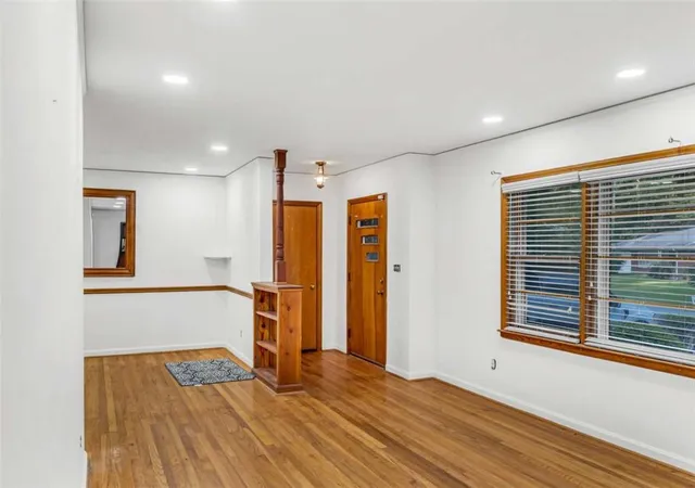 Photo 4 of Single family home for sale at 2560 Wood Valley Dr, Atlanta, GA 30344 | MLS# 7822781 | Listing updated on 2026-08-18