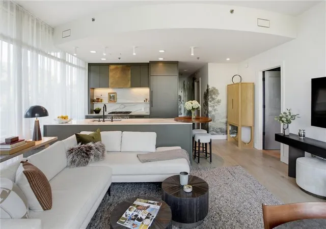 1st image of 905 Juniper St Ne #516, Atlanta, GA 30309 | MLS# 7754638