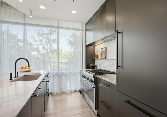 3rd image of 905 Juniper St Ne #516, Atlanta, GA 30309 | MLS# 7754638