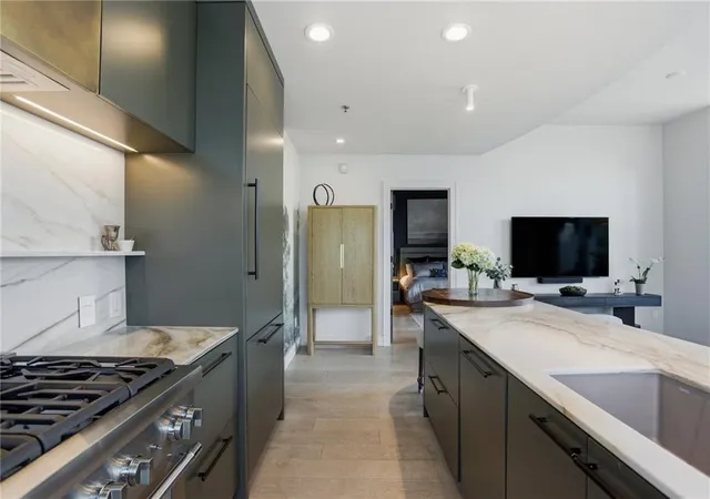 4th image of 905 Juniper St Ne #516, Atlanta, GA 30309 | MLS# 7754638