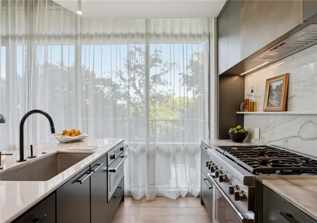 5th image of 905 Juniper St Ne #516, Atlanta, GA 30309 | MLS# 7754638