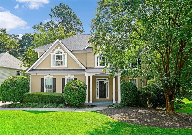 Photo 1 of Sale Pending at 1014 Deer Holw Dr, Woodstock, GA 30189 | MLS# 7813504 | Listing updated on 2026-08-27