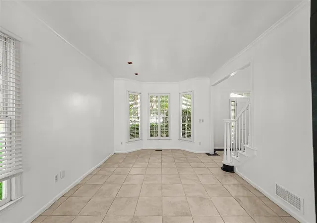 Photo 4 of Sale Pending at 1014 Deer Holw Dr, Woodstock, GA 30189 | MLS# 7813504 | Listing updated on 2026-08-27