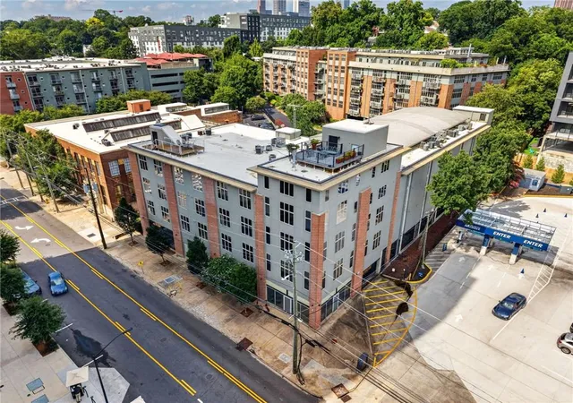 Photo 3 of Sale Pending at 660 Glen Iris Dr Ne #207, Atlanta, GA 30308 | MLS# 7817105 | Listing updated on 2026-09-19
