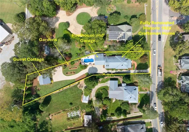 2nd image of 745 Washington St, Clarkesville, GA 30523 | MLS# 7745509