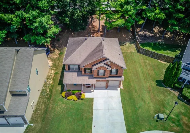 Photo 2 of Single family home for sale at 5719 Berkshire Tr, Braselton, GA 30517 | MLS# 7811929 | Listing updated on 2026-08-30
