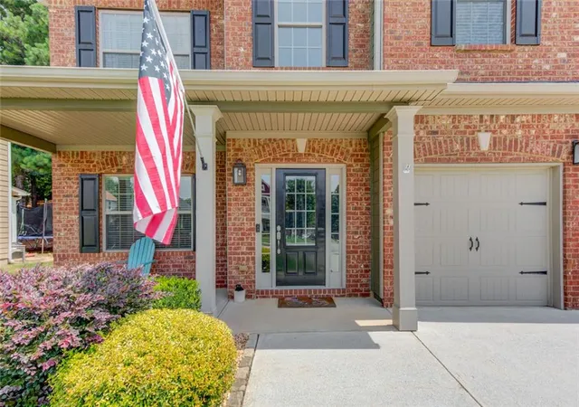 Photo 2 of Single family home for sale at 5719 Berkshire Tr, Braselton, GA 30517 | MLS# 7811929 | Listing updated on 2026-08-30