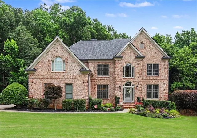 Photo 1 of Sale Pending at 4041 Hickory Fairway Dr, Woodstock, GA 30188 | MLS# 7792928 | Listing updated on 2026-08-23