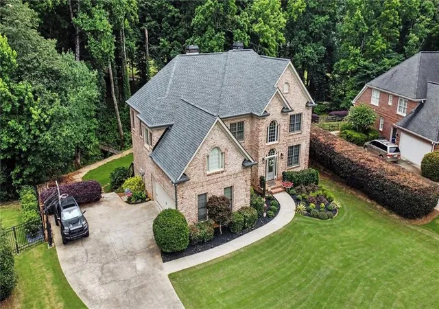 Photo 4 of Sale Pending at 4041 Hickory Fairway Dr, Woodstock, GA 30188 | MLS# 7792928 | Listing updated on 2026-08-23