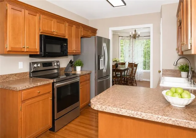 Photo 3 of Single family home for sale at 4170 Gables Pl, Buford, GA 30519 | MLS# 7795487 | Listing updated on 2026-08-19