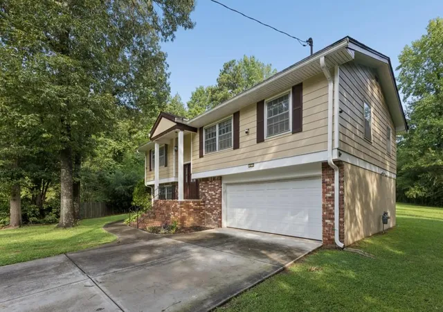 Photo 2 of Sale Pending at 6342 Bell Hvn Ln, Riverdale, GA 30296 | MLS# 7821259 | Listing updated on 2026-09-10