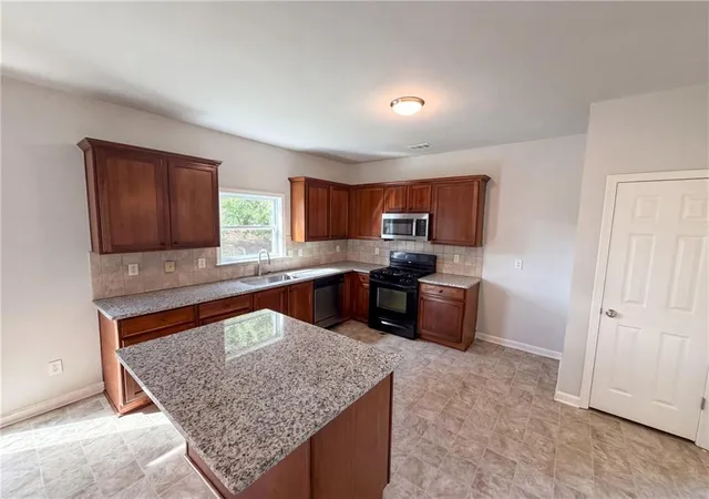 2nd image of 7328 Toccoa Cir, Union City, GA 30291 | MLS# 7819279