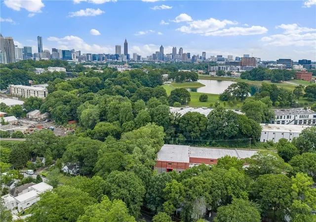 42nd image of 756 Berkeley Ave Nw, Atlanta, GA 30318 | MLS# 7777331