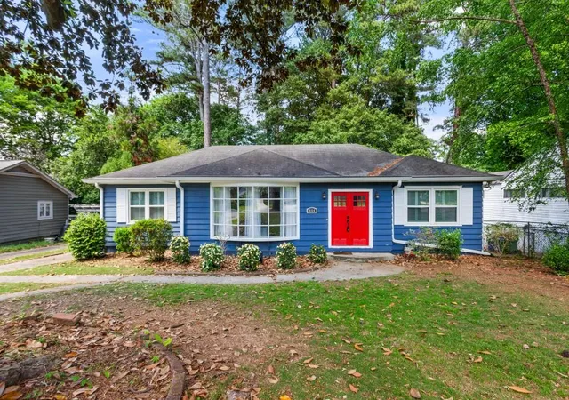 Photo 3 of Sale Pending at 984 Lindridge Way, Atlanta, GA 30324 | MLS# 7770748 | Listing updated on 2026-08-28