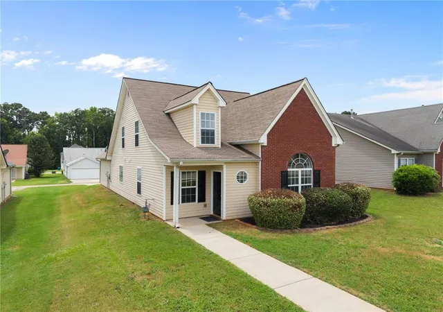 Photo 3 of Sale Pending at 1470 Lafayette Sq, Mcdonough, GA 30252 | MLS# 7806976 | Listing updated on 2026-08-17