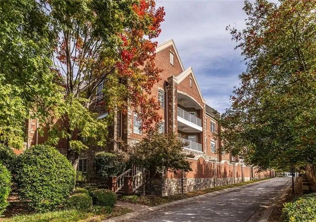 2nd image of 417 Clairemont Ave, Decatur, GA 30030