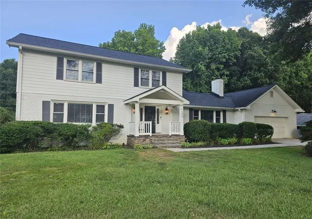 2nd image of 1220 Sherry Dr, Alpharetta, GA 30009 | MLS# 7798324