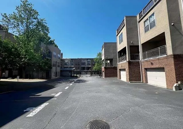 2nd image of 238 Walker St, Atlanta, GA 30313
