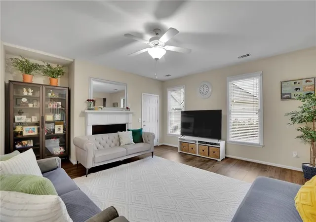 Photo 4 of Sale Pending at 3870 Baxley Pine Trl, Suwanee, GA 30024 | MLS# 7807235 | Listing updated on 2026-09-24