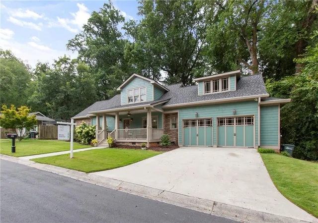 Photo 2 of Single family home for sale at 175 Reynolds St Sw, Marietta, GA 30064 | MLS# 7821092 | Listing updated on 2026-09-06