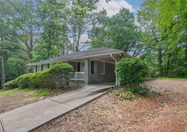 Photo 3 of Single family home for sale at 4696 Rockbridge Rd, Stone Mountain, GA 30083 | MLS# 7791440 | Listing updated on 2026-09-03