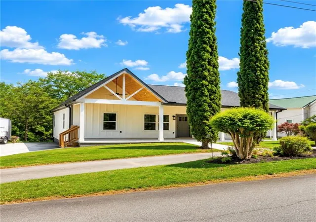 2nd image of 130 E Railroad Ave, Alto, GA 30510 | MLS# 7783470