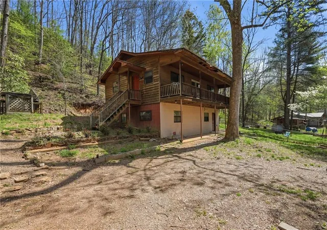 Photo 2 of Sale Pending at 118 Titus Valley Rd, Hiawassee, GA 30546 | MLS# 7747121 | Listing updated on 2026-09-10