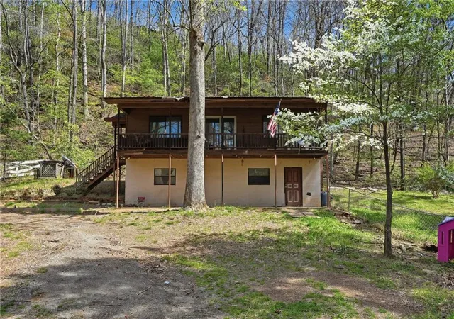Photo 4 of Sale Pending at 118 Titus Valley Rd, Hiawassee, GA 30546 | MLS# 7747121 | Listing updated on 2026-09-10
