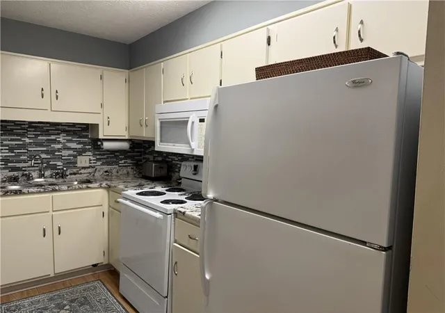 1st image of 475 Mount Vernon Hwy #B118, Sandy Springs, GA 30327 | MLS# 7798912