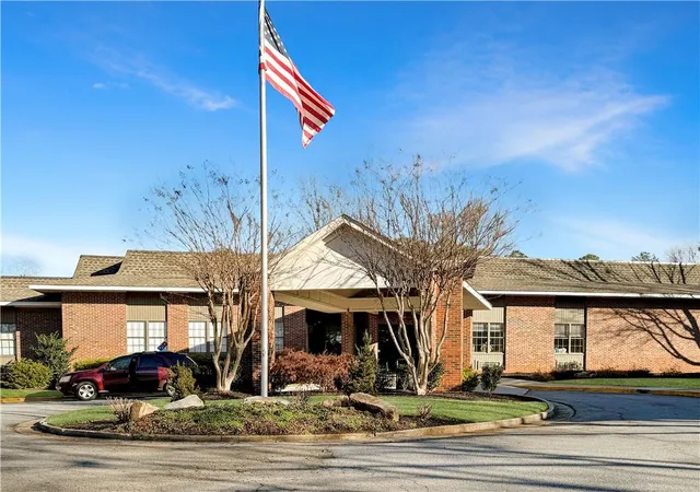 2nd image of 475 Mount Vernon Hwy, Sandy Springs, GA 30327