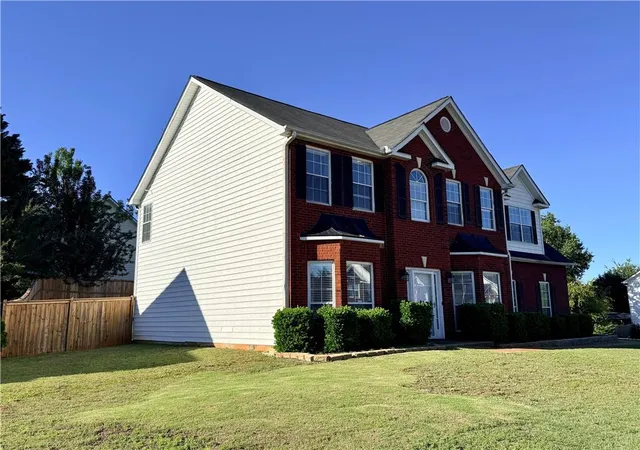 Photo 2 of Single family home for sale at 1252 Woodland View Rd, Lawrenceville, GA 30043 | MLS# 7774404 | Listing updated on 2026-08-13