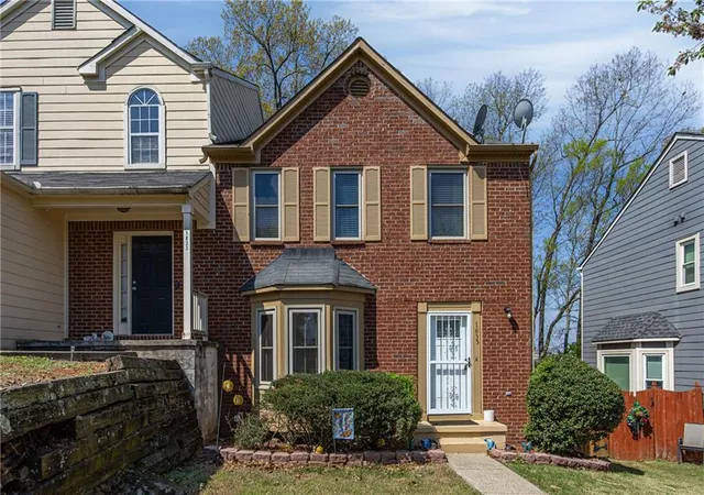 Townhouse for sale at 1835 Barrington Overlook, Marietta, GA 30066 | MLS# 7824639