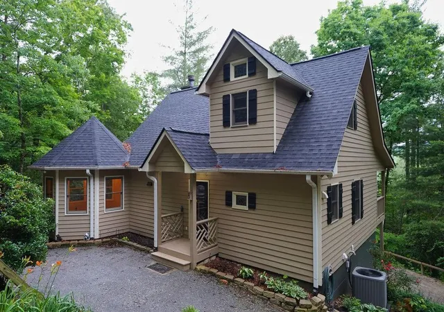 Photo 1 of Sale Pending at 165 Amelia Ln, Blue Ridge, GA 30513 | MLS# 7780276 | Listing updated on 2026-09-30