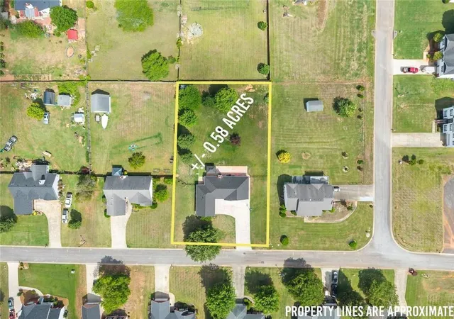 Photo 3 of Sale Pending at 4518 Summerset Dr, Gainesville, GA 30507 | MLS# 7778077 | Listing updated on 2026-08-27