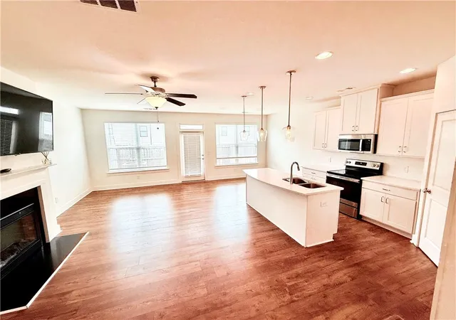 Photo 4 of Sale Pending at 34 Auburn Woods Dr, Auburn, GA 30011 | MLS# 7808195 | Listing updated on 2026-09-08