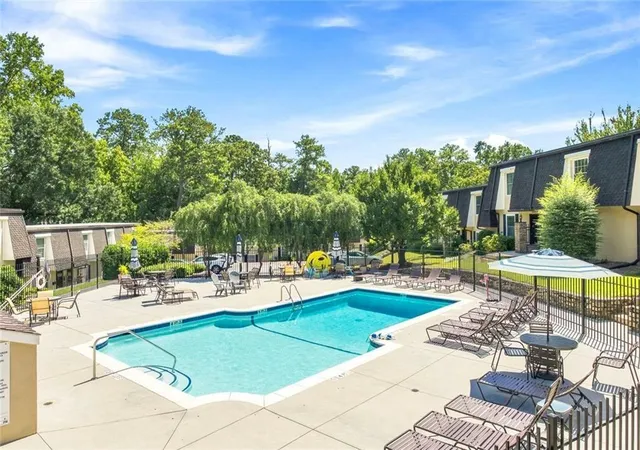 Listing Photo 2 - Condo for sale in building located at 6304 Park Ave, Sandy Springs, GA 30342 - Unit #D3