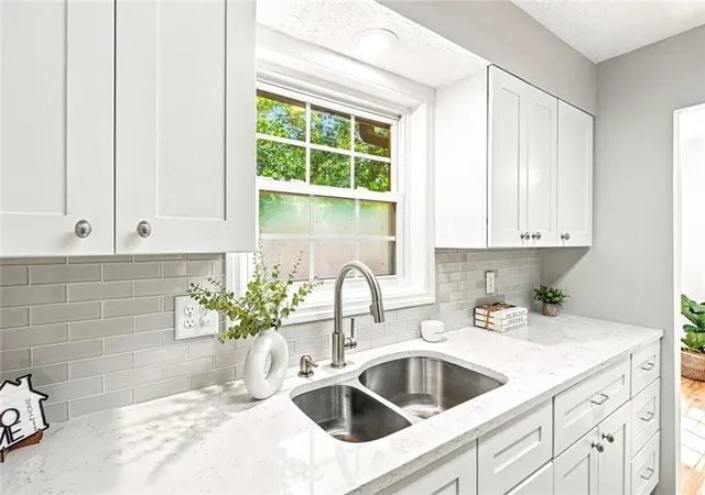 Photo 2 of Condo for sale at 6304 Park Ave #D3, Sandy Springs, GA 30342 | MLS# 7828675 | Listing updated on 2026-09-08