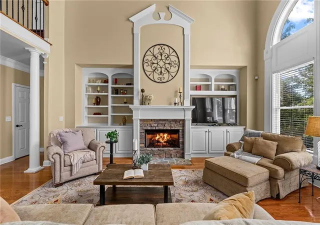 2nd image of 325 N Brooke Dr, Canton, GA 30115 | MLS# 7821147