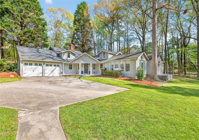 3rd image of 627 Rock Springs Rd, Lawrenceville, GA 30043 | MLS# 7779839