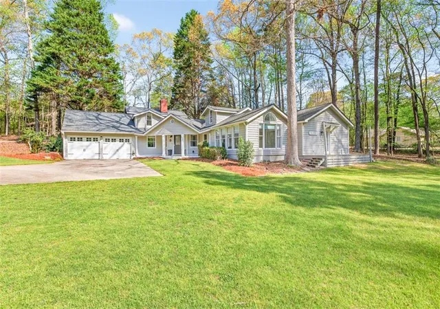4th image of 627 Rock Springs Rd, Lawrenceville, GA 30043 | MLS# 7779839