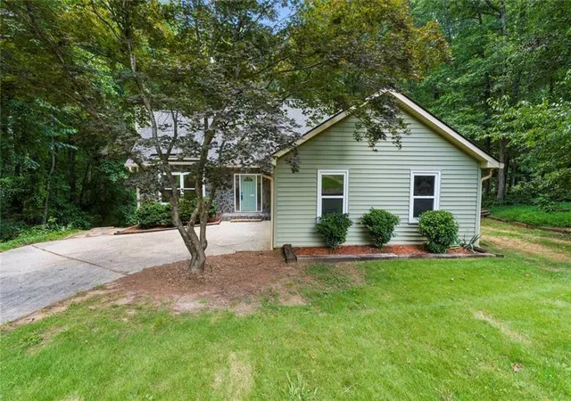 Homes for sale in Fayetteville, GA | 180 Waldrop Wy, Fayetteville, GA 30215 | MLS# 7798392