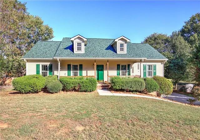 Single family home for sale at 32 Cliffhanger Pointe SW, Cartersville, GA 30120 | MLS# 7851222