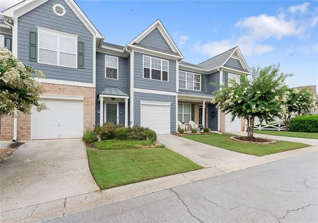 Photo 3 of Sale Pending at 6711 Safeharbour Way, Flowery Branch, GA 30542 | MLS# 7804533 | Listing updated on 2026-09-13