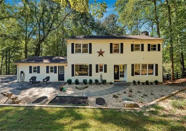 Photo 1 of Sale Pending at 731 Longview Dr, Canton, GA 30114 | MLS# 7847138 | Listing updated on 2026-10-19