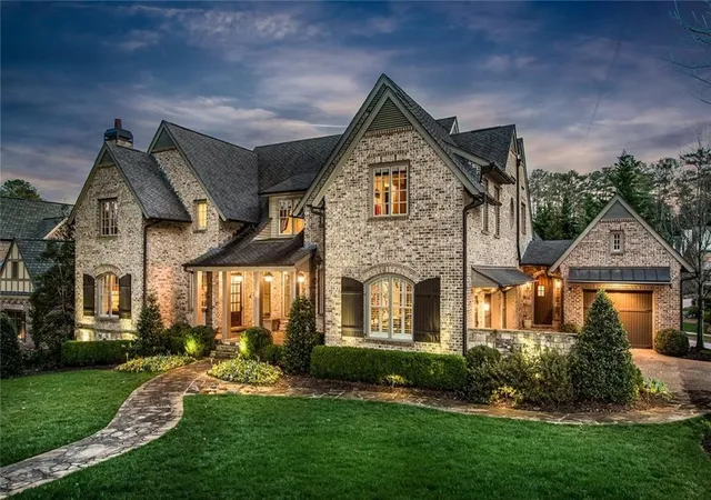 Photo 2 of Single family home for sale at 542 Hillside Dr NW, Atlanta, GA 30342 | MLS# 7803570 | Listing updated on 2026-09-13