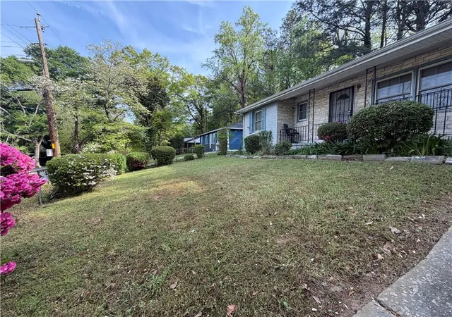 Photo 2 of Sale Pending at 1517 Glenrock Dr Nw, Atlanta, GA 30318 | MLS# 7812177 | Listing updated on 2026-08-24